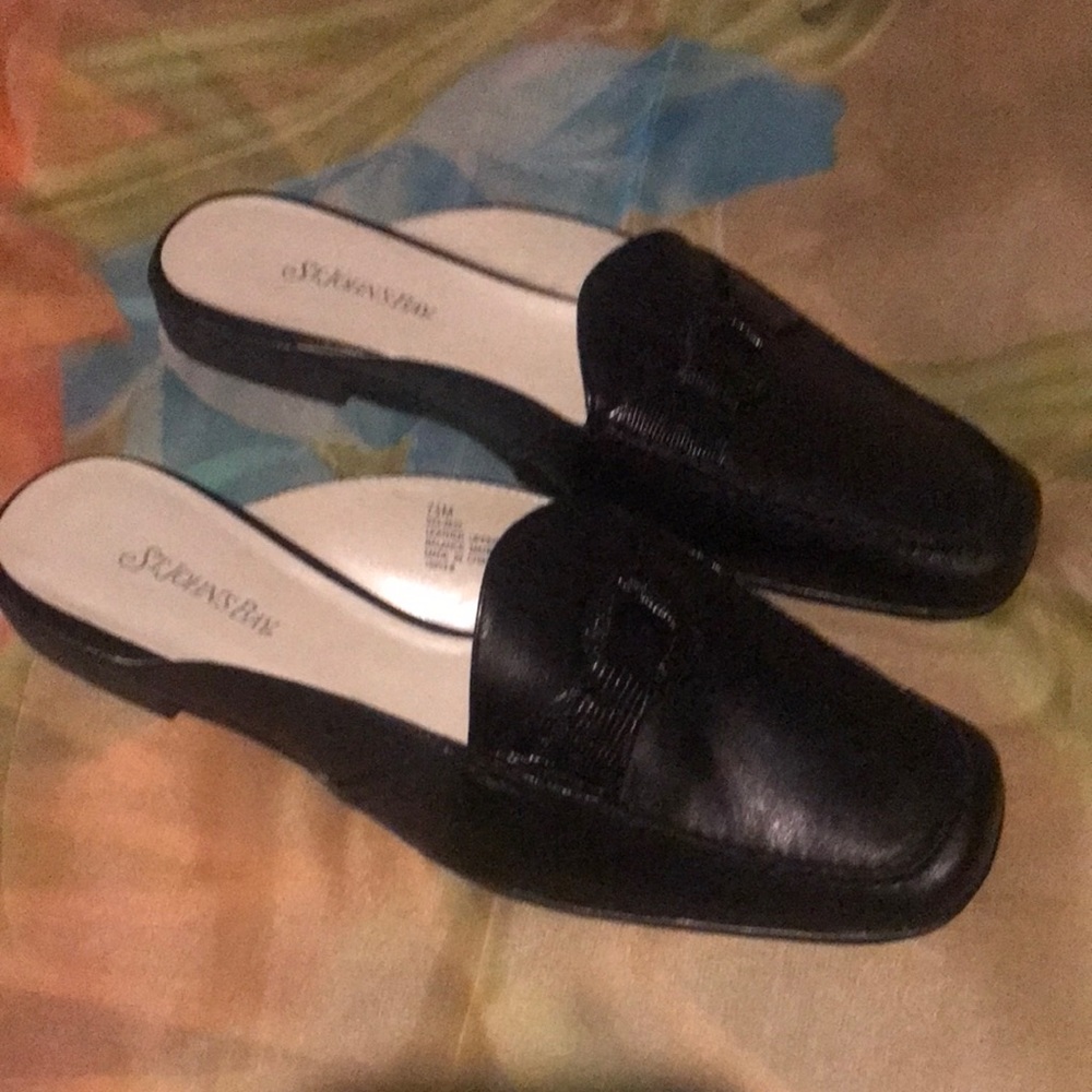 St. John’s Bay size 7 Sandal/Slipper